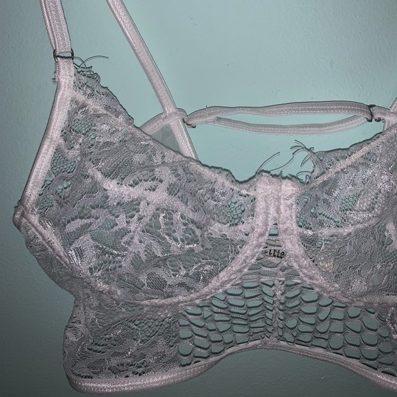 NWOT White Lace Bralette - Picture 5 of 6